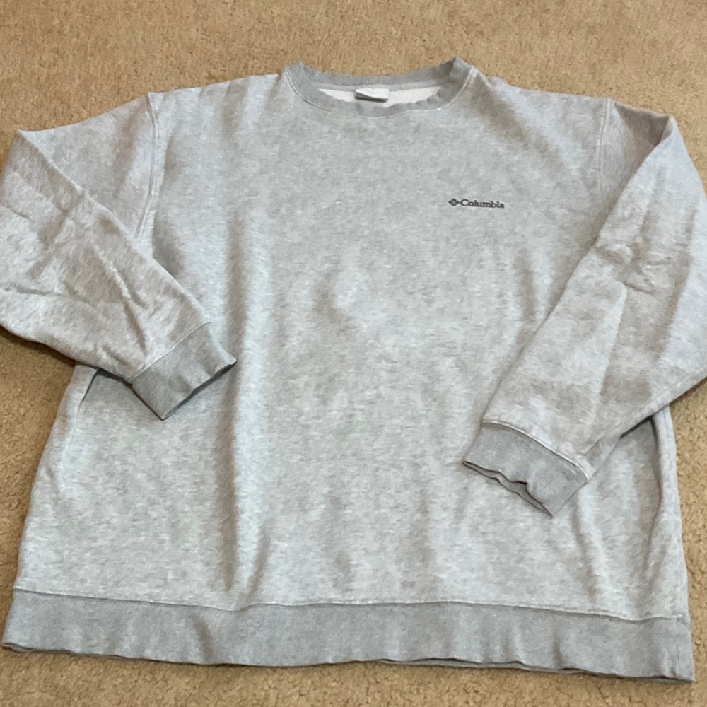 Columbia Men's Light Gray Crewneck Sweatshirt